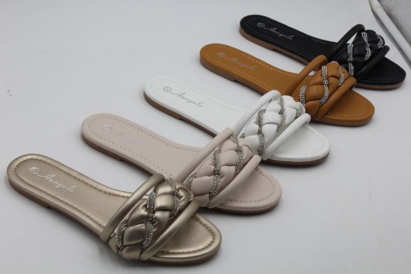 Female flat slippers on sale